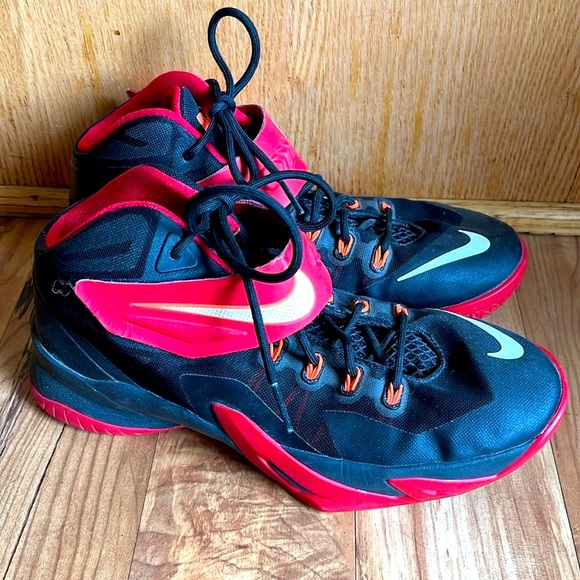 Nike youth 7 Lebron soldiers VIII Zoom sneakers Tennies shoes red black mid top - Picture 1 of 14